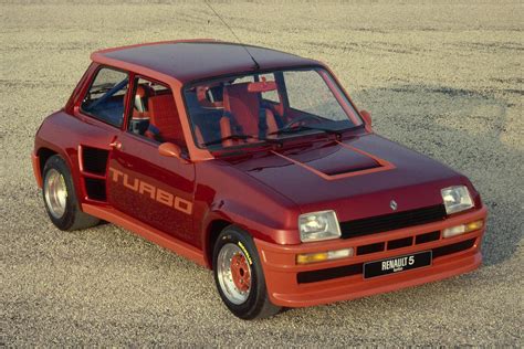 Renault 5 gt turbo .